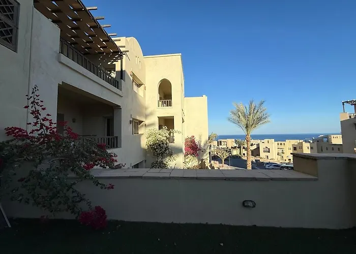 Luxury With Endless Sea Views *