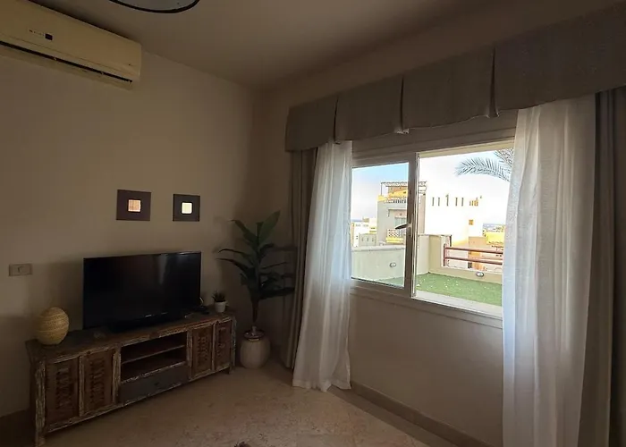 Luxury With Endless Sea Views *