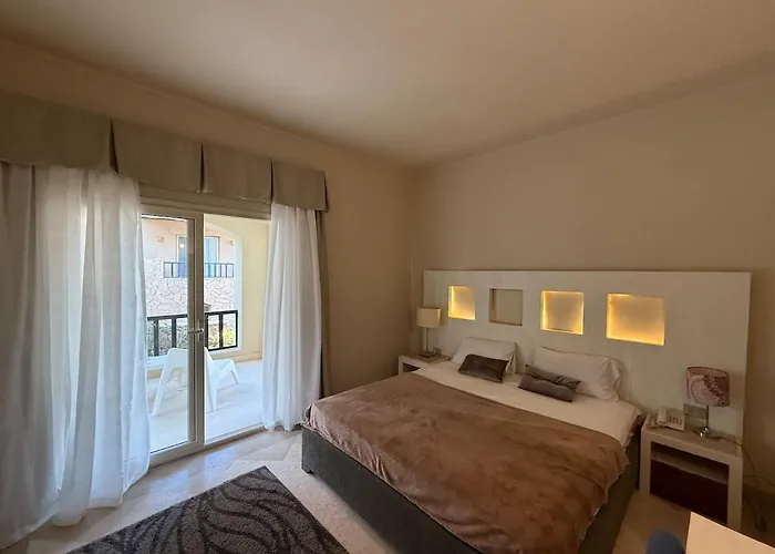 Luxury With Endless Sea Views *